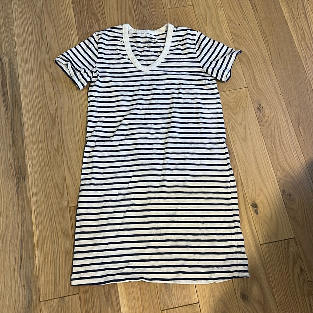 Universal thread t shirt dress, size XS